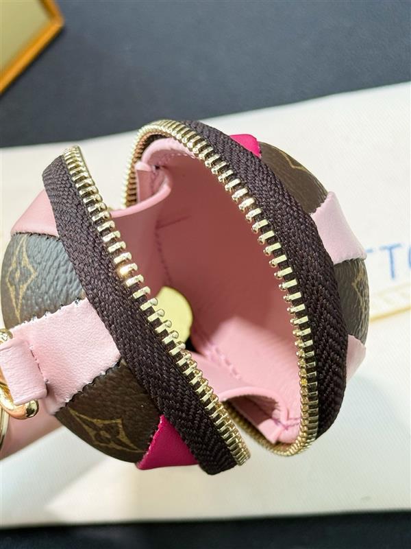 2026124151052961 740